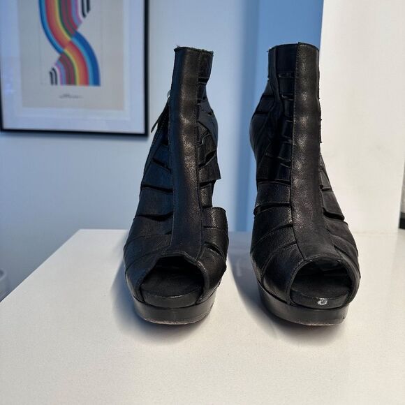 Stuart Weitzman Open Toe Black Leather Strappy Moto Ankle Booties Size 10 - Picture 6 of 17